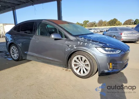 2019 Tesla Model X z USA, uszkodzony, nr VIN 5YJXCDE27KF149355